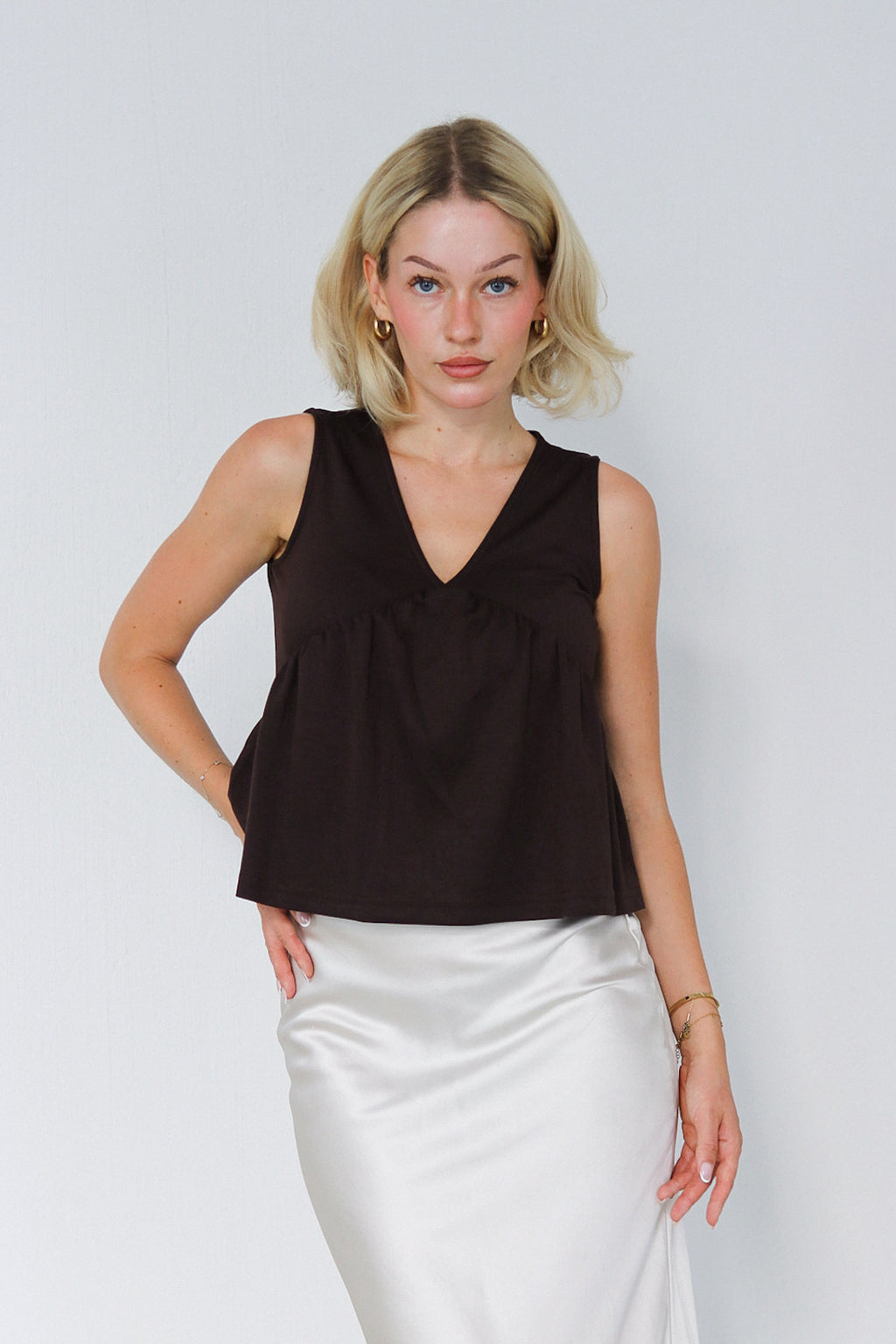 Cocoa Powder Top | Minimal V‑Neck Top