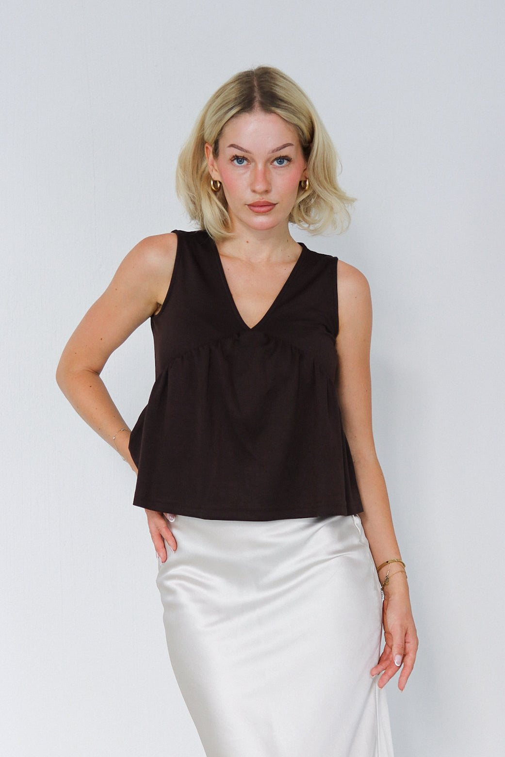 Cocoa Powder Top | Minimal V‑Neck Top