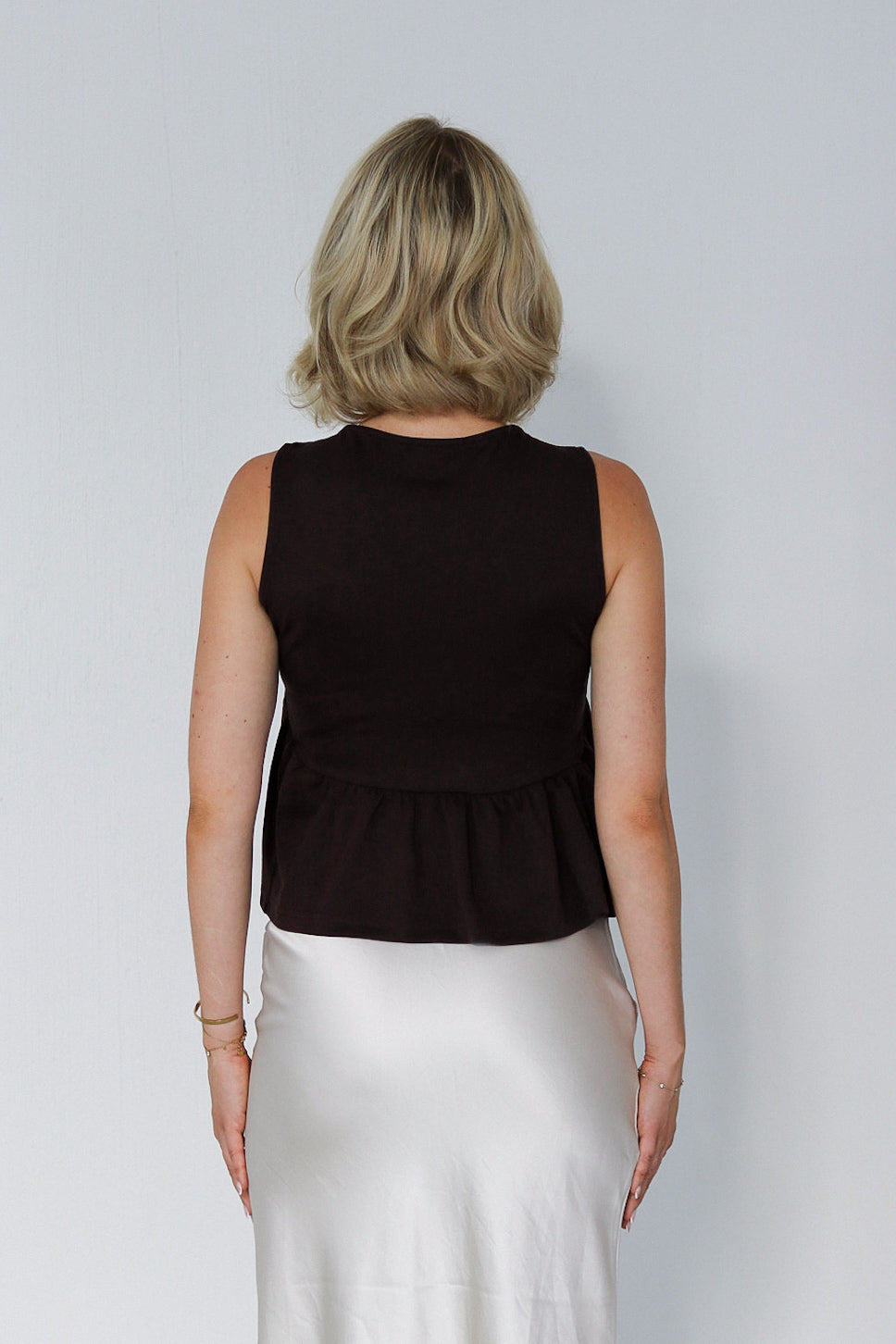 Cocoa Powder Top | Minimal V‑Neck Top